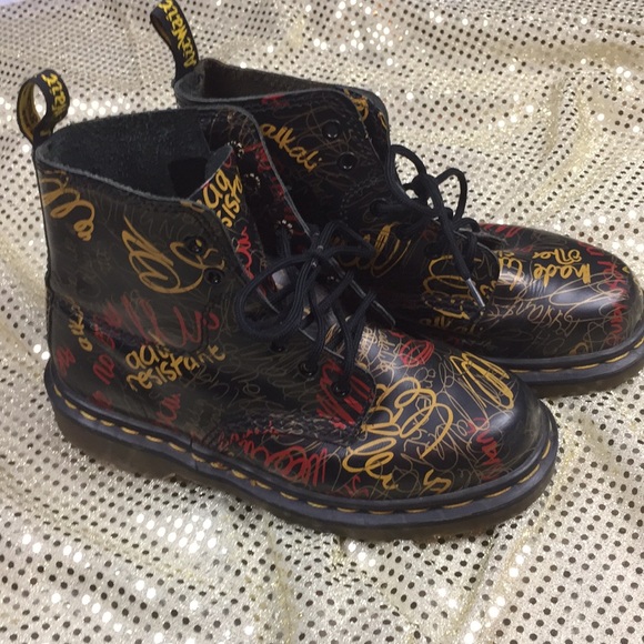 Dr. Martens Shoes - HP🎉8/6 Dr Martens AirWair boots
